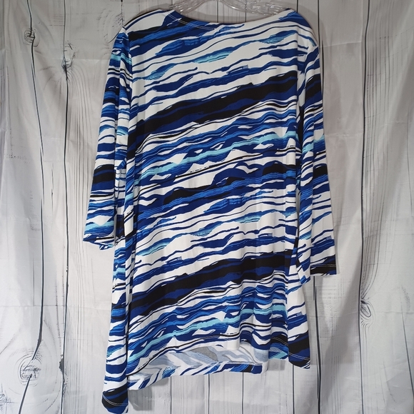 Monroe And Main Blue and White Asymmetrical Tunic Top - Picture 9 of 12